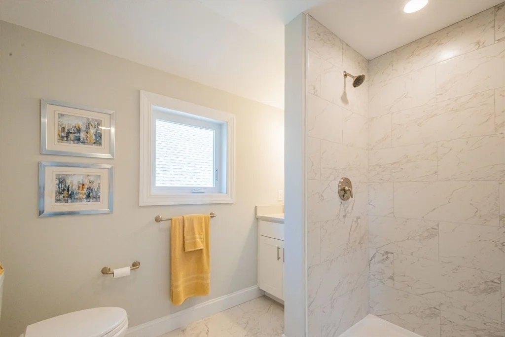 3 bed, 2 bath apartment for rent at 20 Mickelson Ln Unit 17, Bedford — photo 24 of 29