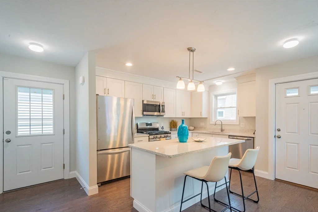 3 bed, 2 bath apartment for rent at 20 Mickelson Ln Unit 17, Bedford — photo 7 of 29