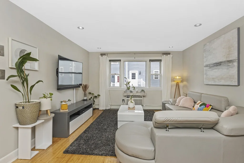 2 bed, 1 bath apartment for rent at 20 Miller St Unit 11, Quincy — photo 3 of 16