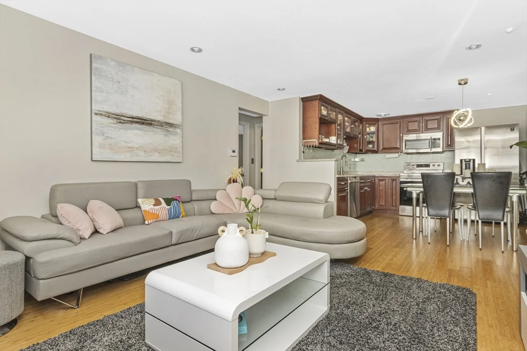 2 bed, 1 bath apartment for rent at 20 Miller St Unit 11, Quincy — photo 4 of 16