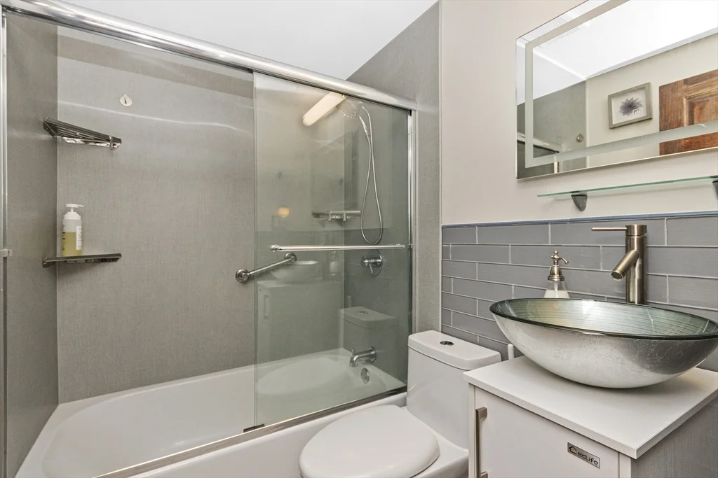 2 bed, 1 bath apartment for rent at 20 Miller St Unit 11, Quincy — photo 10 of 16