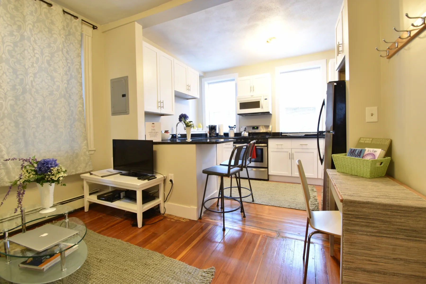 2 bed, 1 bath apartment for rent at 20 Moon St Unit 4, North End — photo 1 of 14