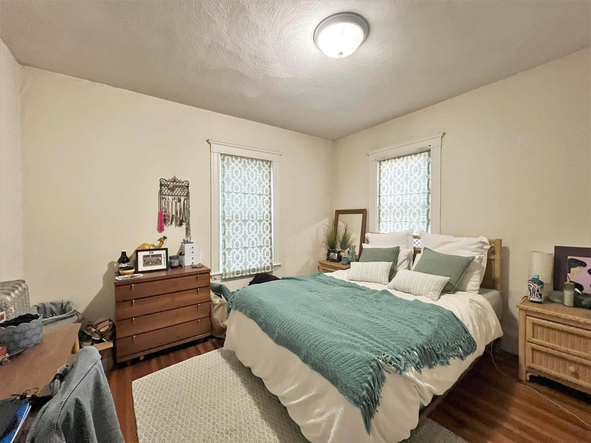 2.5 bed, 1 bath apartment for rent at 20 Moore St Unit 2, Teele Square — photo 7 of 11
