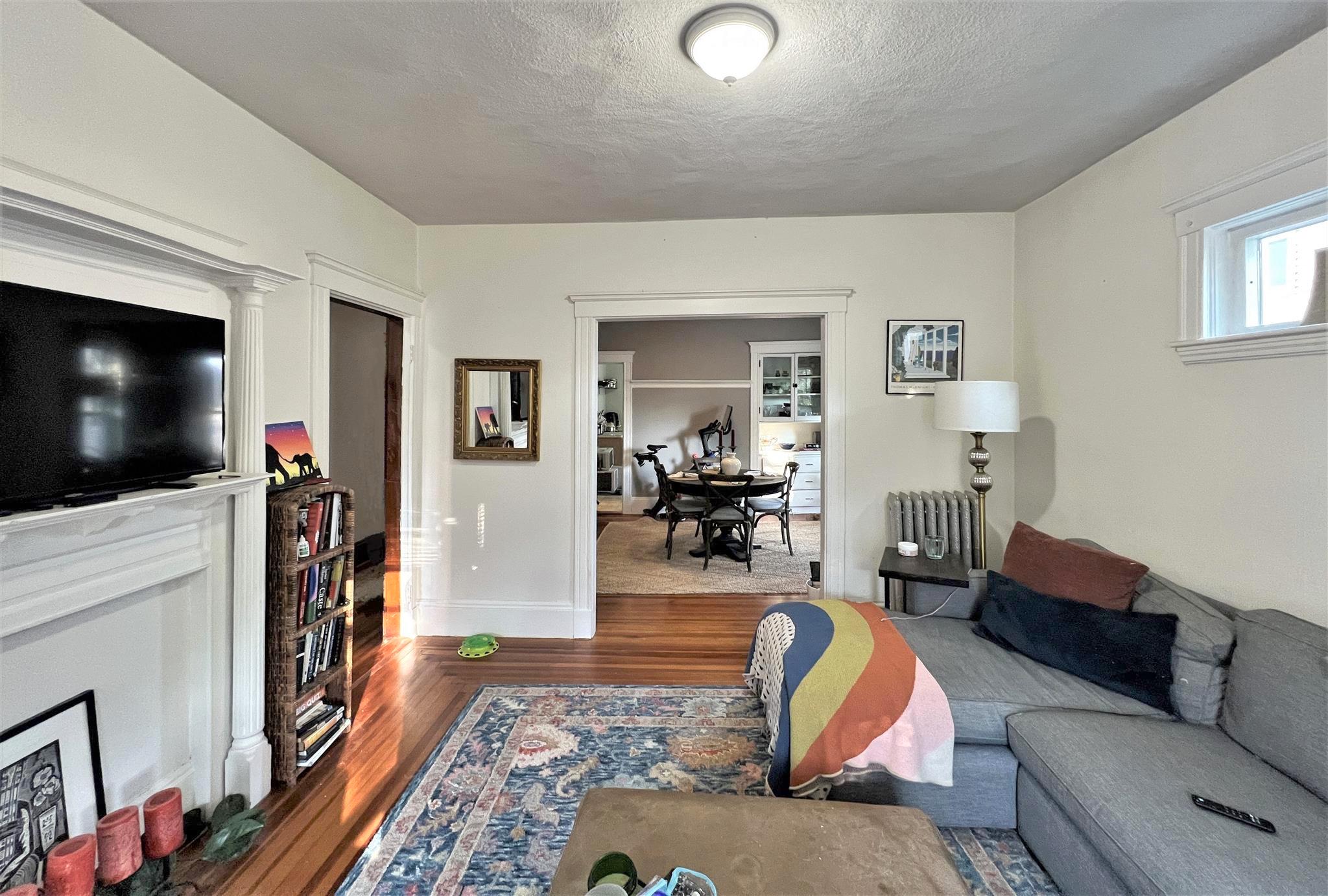 2.5 bed, 1 bath apartment for rent at 20 Moore St Unit 2, Teele Square — photo 4 of 11