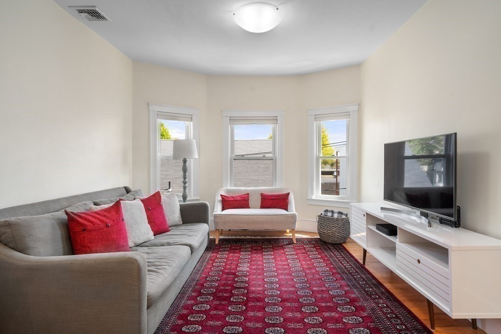 3 bed, 2 bath apartment for rent at 20 Moraine St Unit 5, Waverley — photo 5 of 18