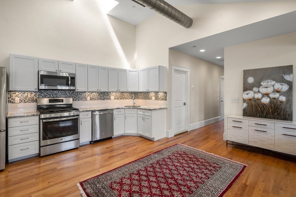 3 bed, 2 bath apartment for rent at 20 Moraine St Unit 5, Waverley — photo 3 of 18