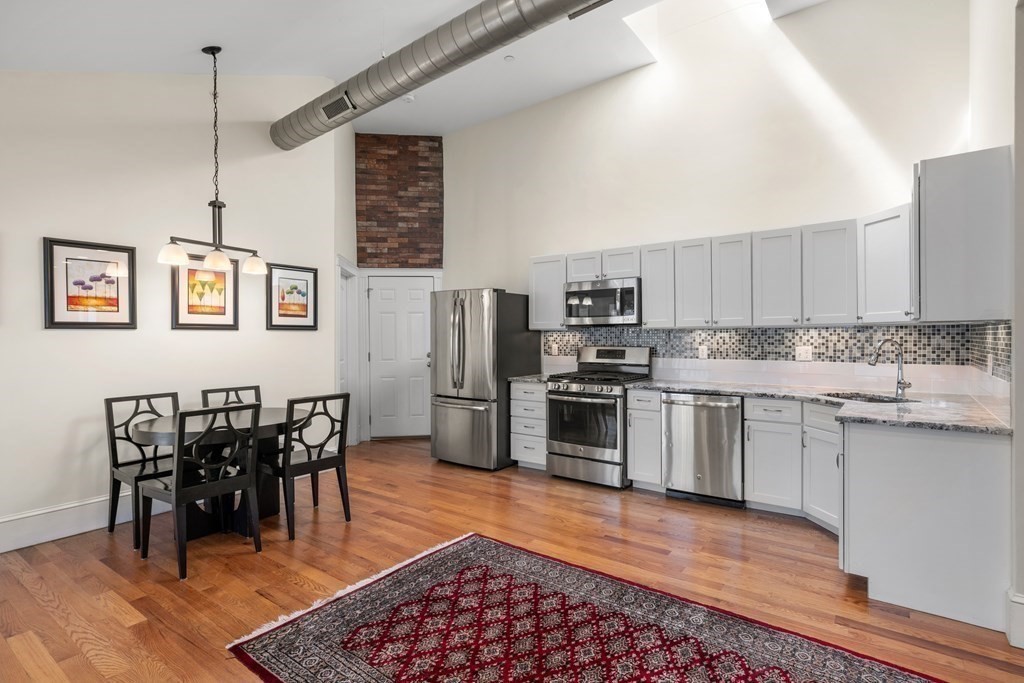 3 bed, 2 bath apartment for rent at 20 Moraine St Unit 5, Waverley