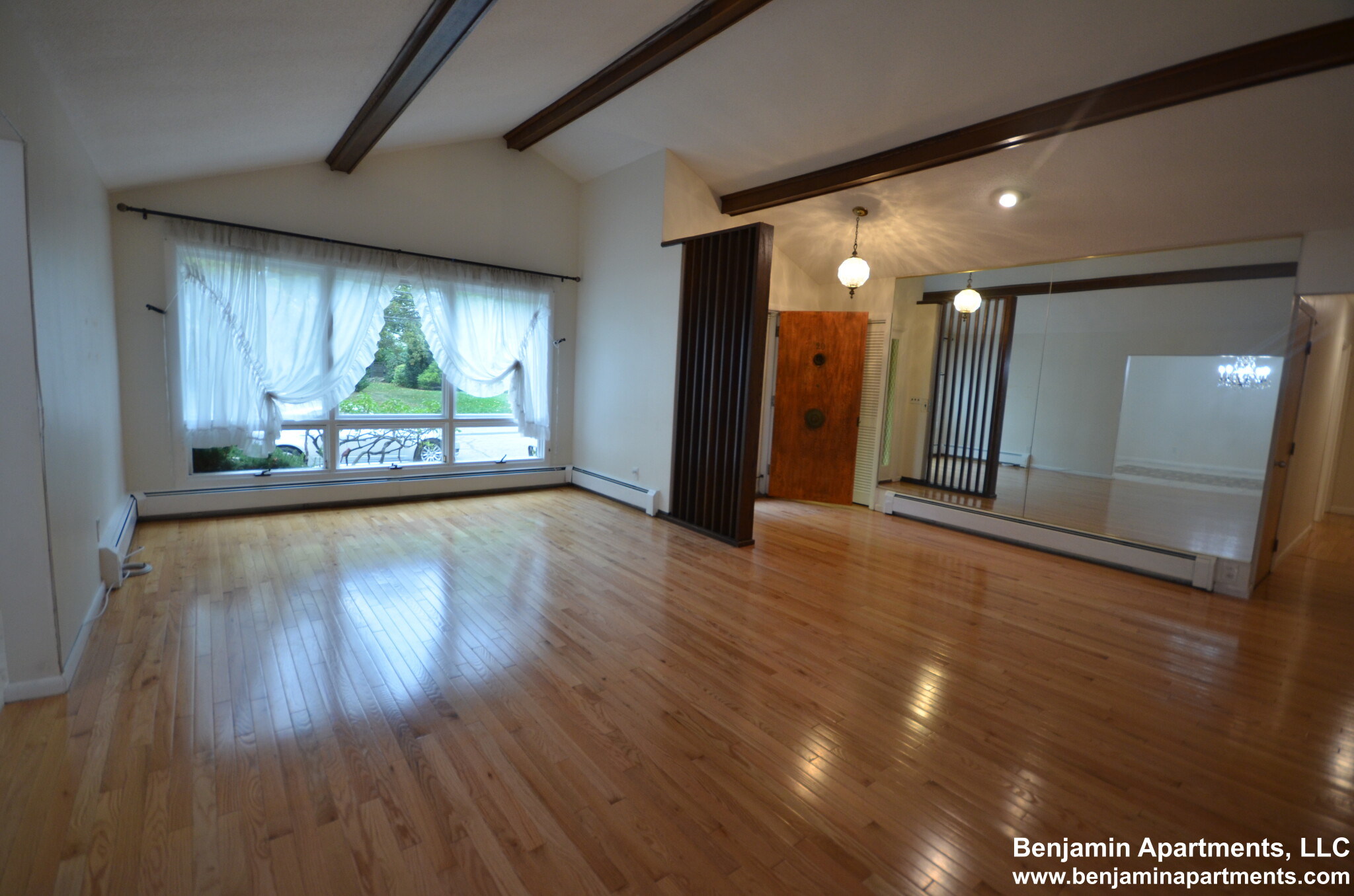 5 bed, 3.5 bath apartment for rent at 20 Mossdale Rd Unit 1, Jamaica Plain — photo 4 of 42