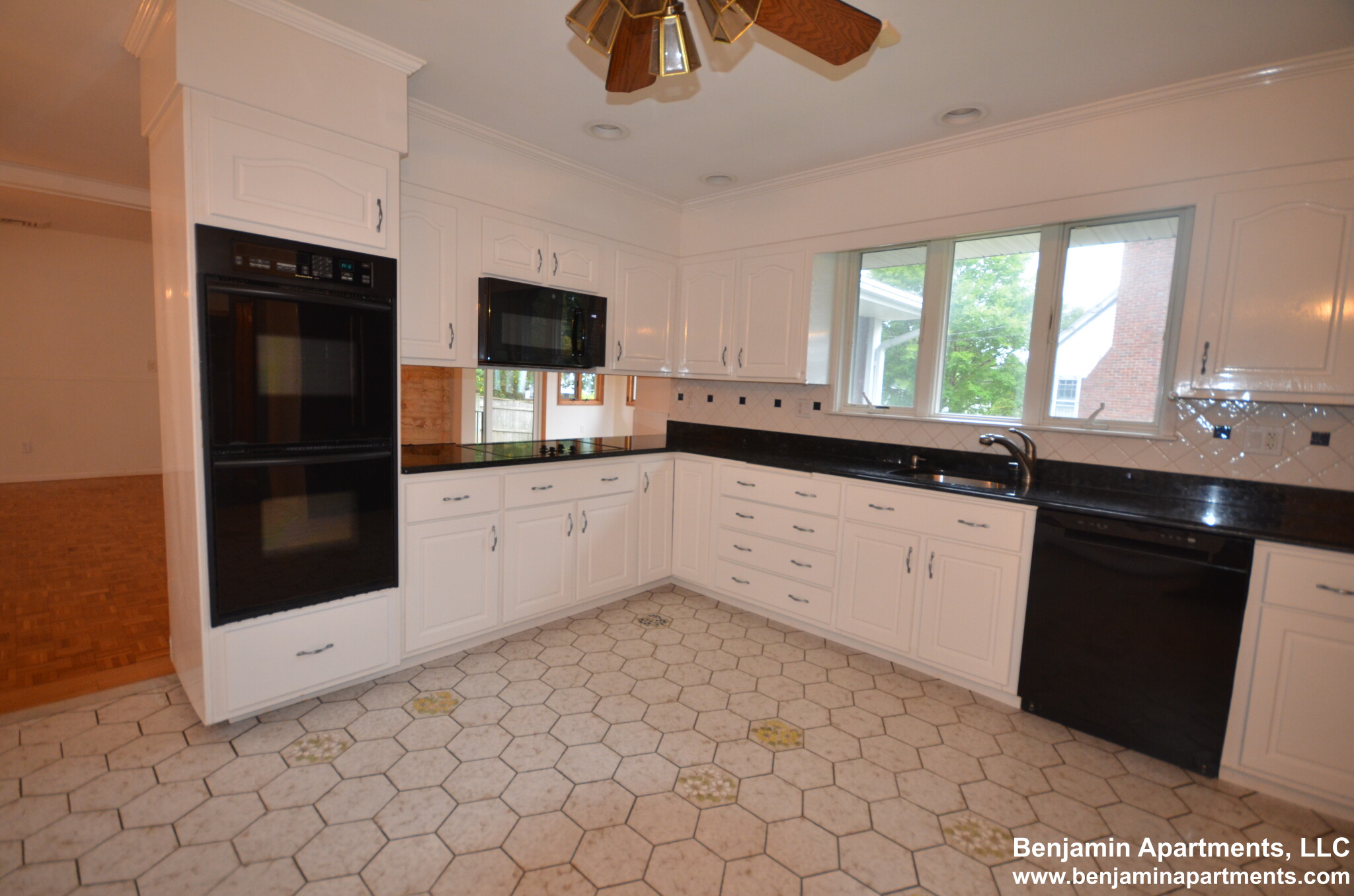 5 bed, 3.5 bath apartment for rent at 20 Mossdale Rd Unit 1, Jamaica Plain — photo 10 of 42
