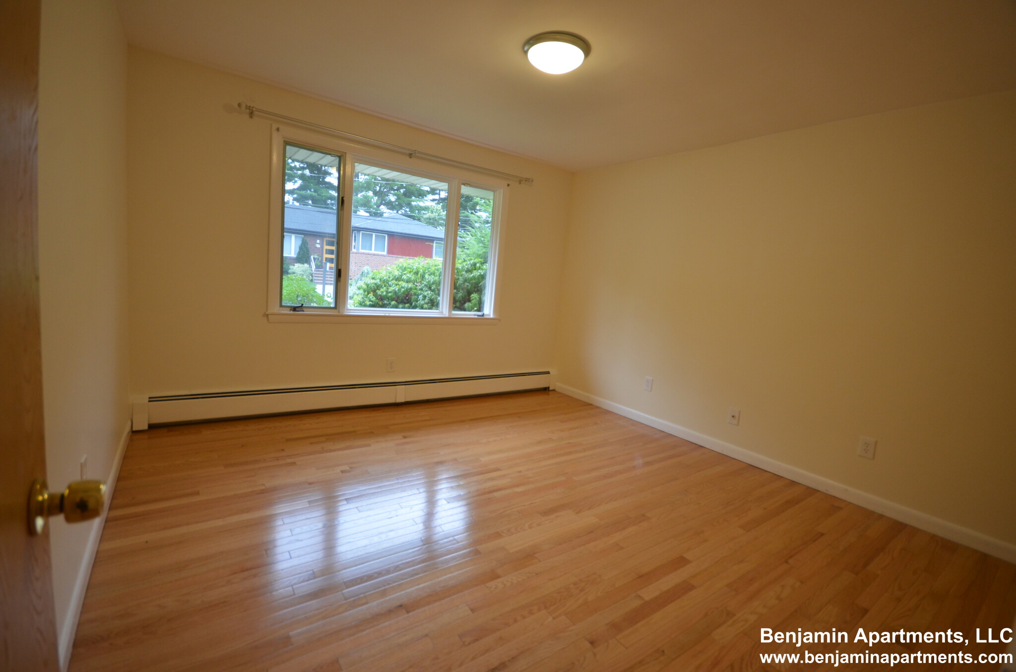 5 bed, 3.5 bath apartment for rent at 20 Mossdale Rd Unit 1, Jamaica Plain — photo 23 of 42