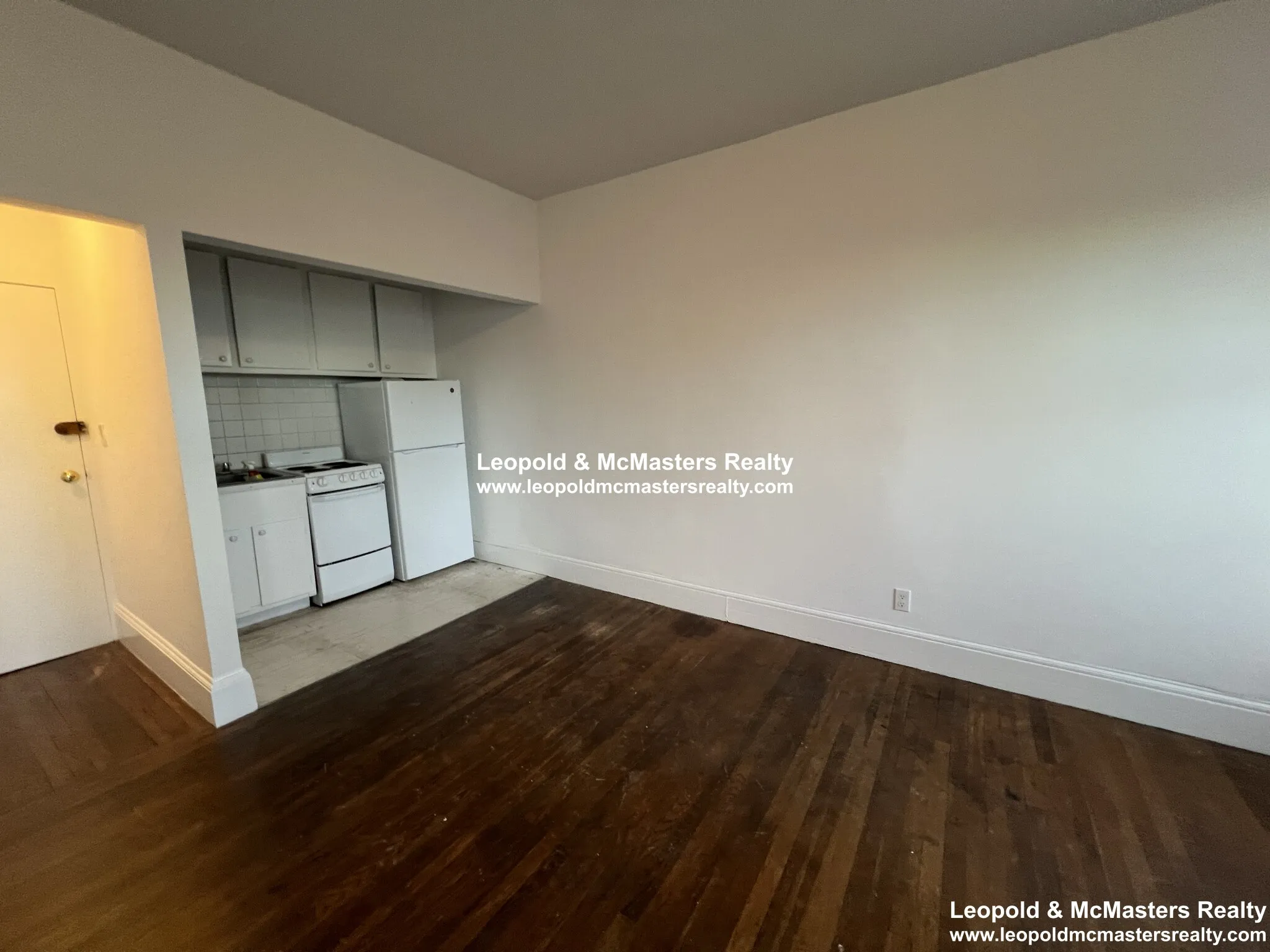 Studio bed, 1 bath apartment for rent at 20 Mount Vernon St Unit 601, Beacon Hill — photo 2 of 9