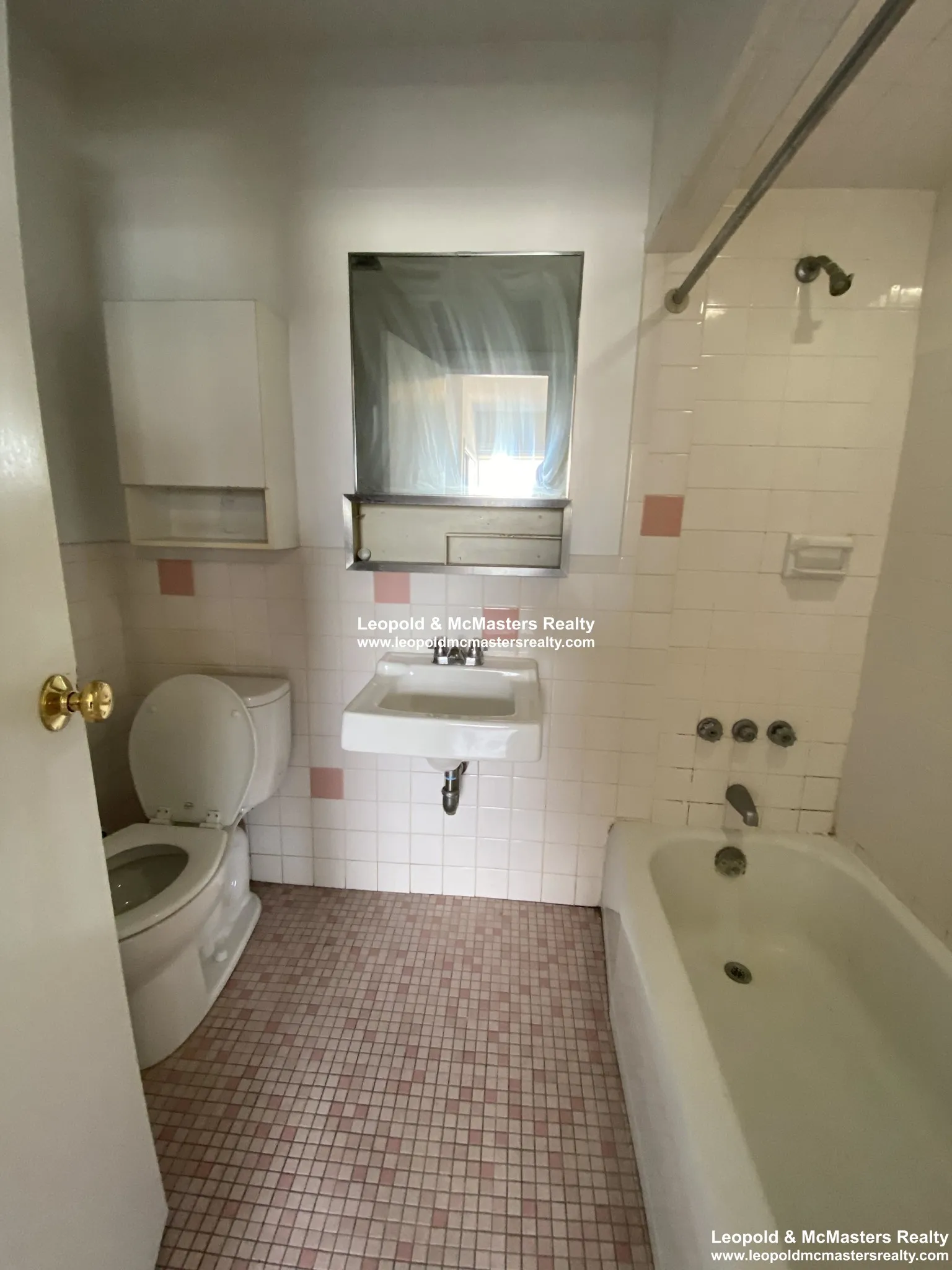 Studio bed, 1 bath apartment for rent at 20 Mount Vernon St Unit 601, Beacon Hill — photo 6 of 9