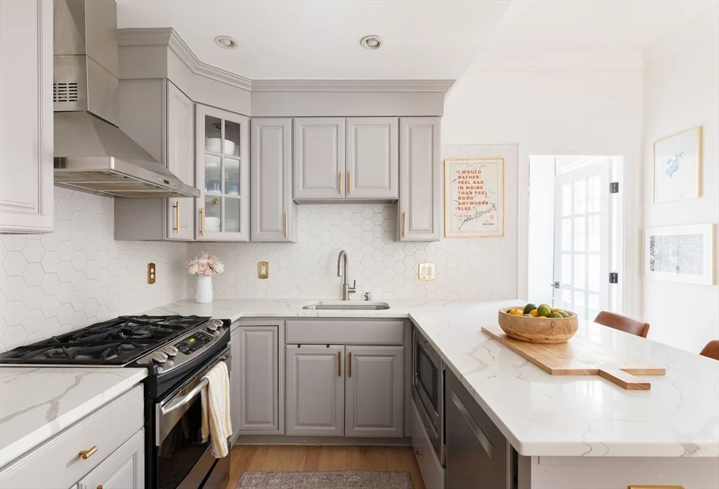 2 bed, 2 bath apartment for rent at 20 Mystic St Unit 2, Charlestown — photo 3 of 15