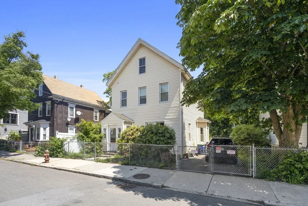 3 bed, 1 bath apartment for rent at 20 Newbury St, Teele Square — photo 13 of 14