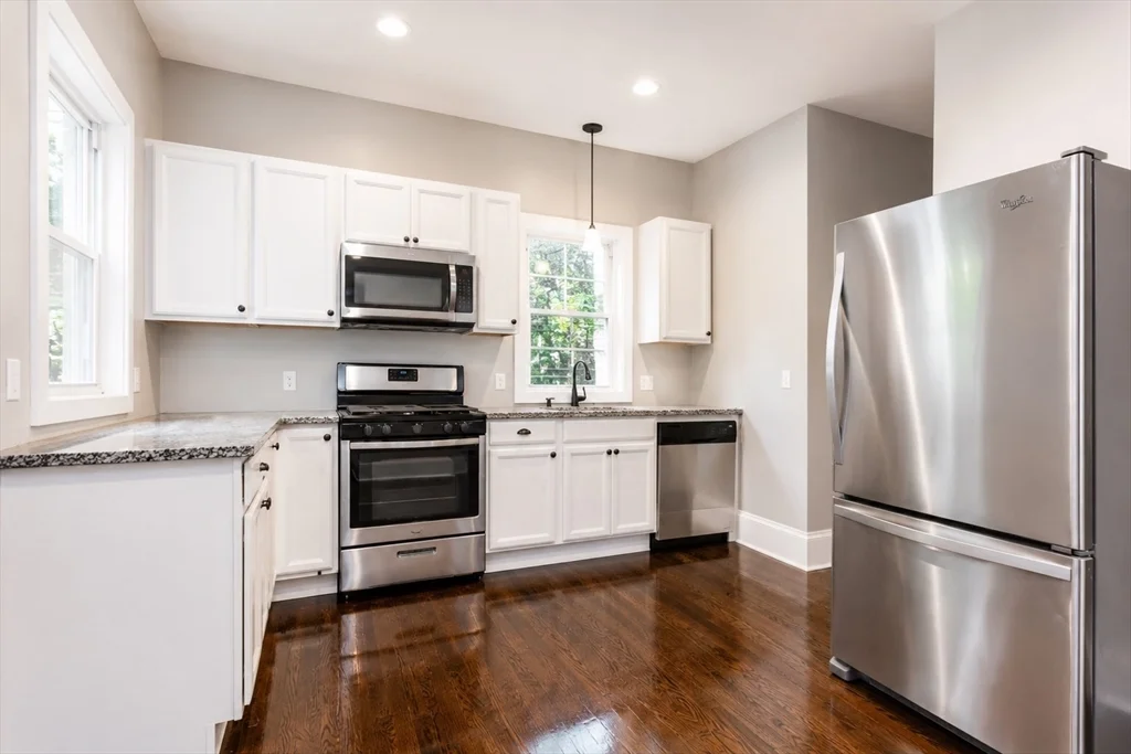 3 bed, 1 bath apartment for rent at 20 Newbury St, Teele Square — photo 3 of 14