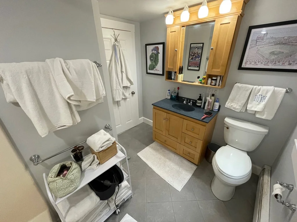 3 bed, 2 bath apartment for rent at 20 Oak Rd, Medford — photo 23 of 28