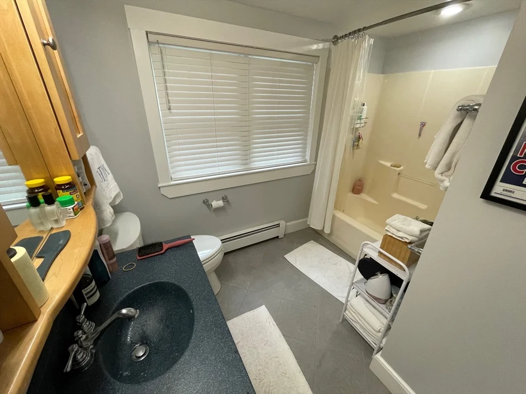 3 bed, 2 bath apartment for rent at 20 Oak Rd, Medford — photo 22 of 28