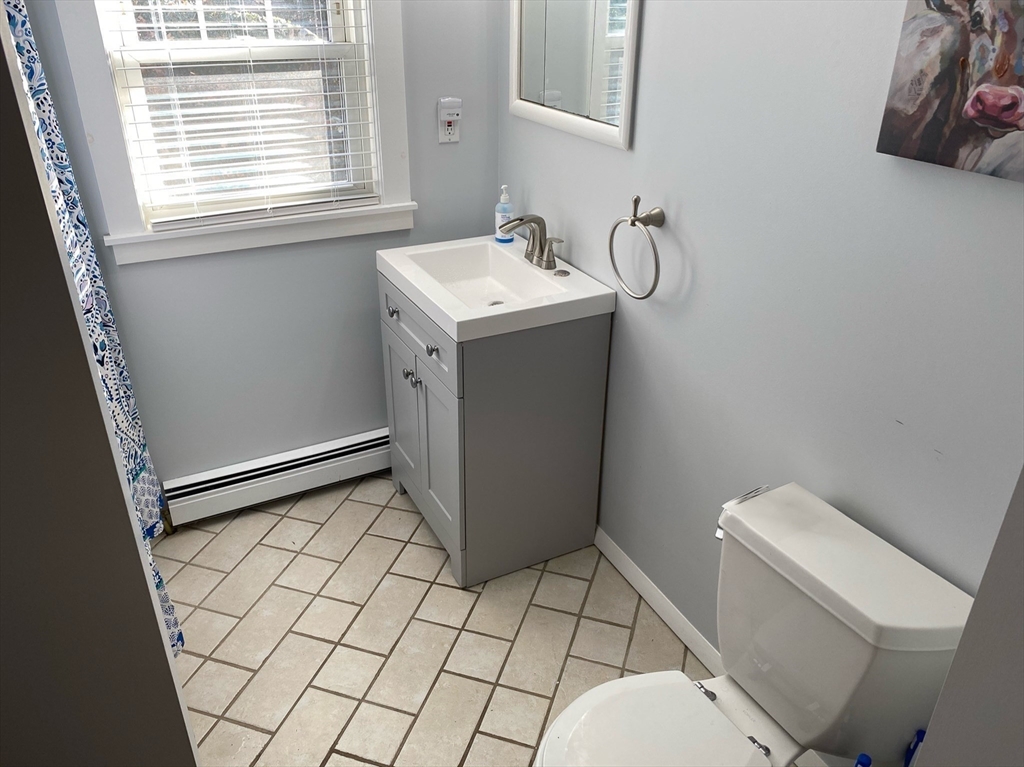 3 bed, 2 bath apartment for rent at 20 Oak Rd Unit 0, Medford — photo 24 of 32
