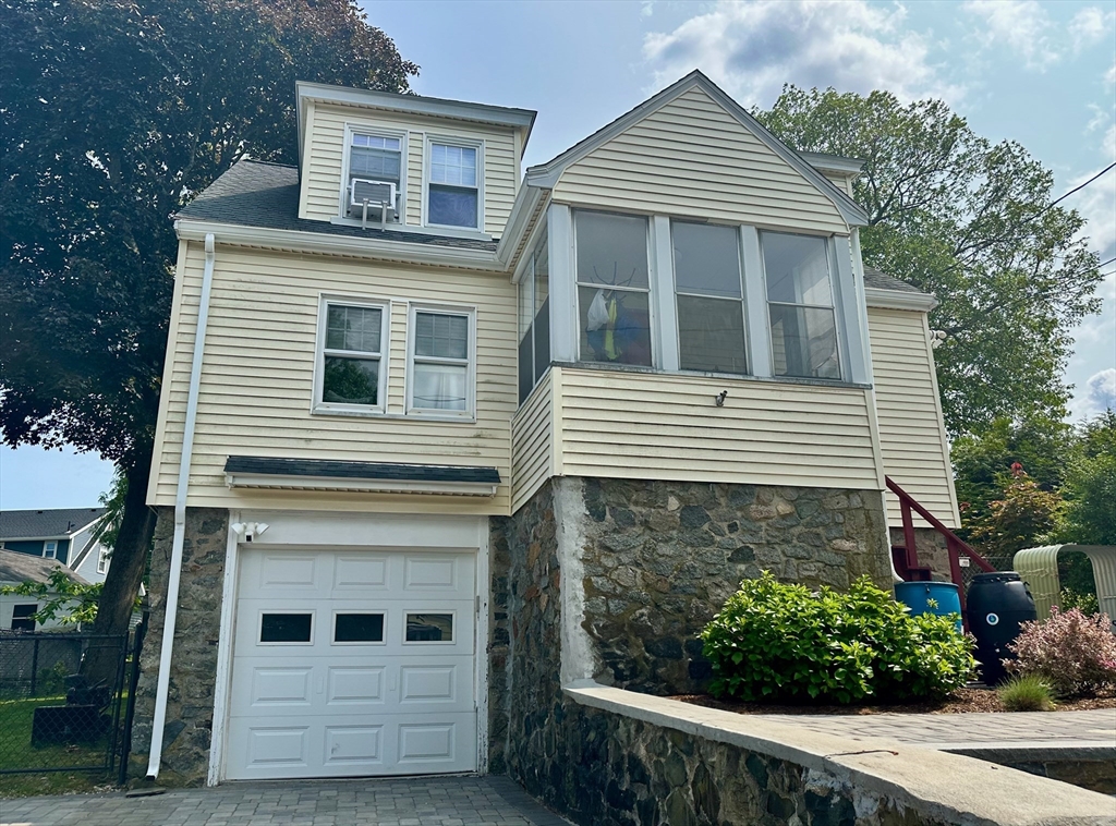 3 bed, 2 bath apartment for rent at 20 Oak Rd Unit 0, Medford — photo 1 of 32