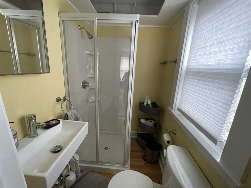 3 bed, 3 bath apartment for rent at 20 Oak Ter Unit 0, Newton Highlands — photo 5 of 14