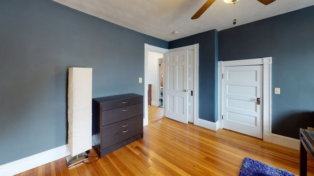 5 bed, 2 bath apartment for rent at 20 Oakland St Unit 20, Newton — photo 12 of 23