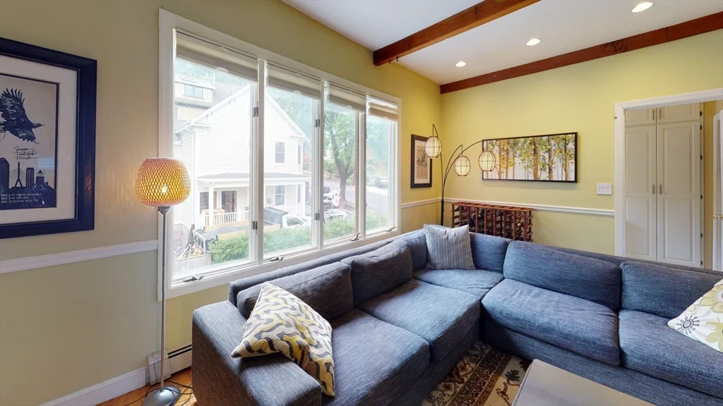 5 bed, 2 bath apartment for rent at 20 Oakland St Unit 20, Newton — photo 11 of 23