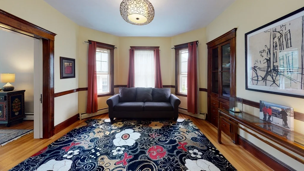 5 bed, 2 bath apartment for rent at 20 Oakland St Unit 20, Newton — photo 5 of 23