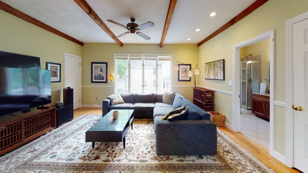 5 bed, 2 bath apartment for rent at 20 Oakland St Unit 20, Newton — photo 4 of 23