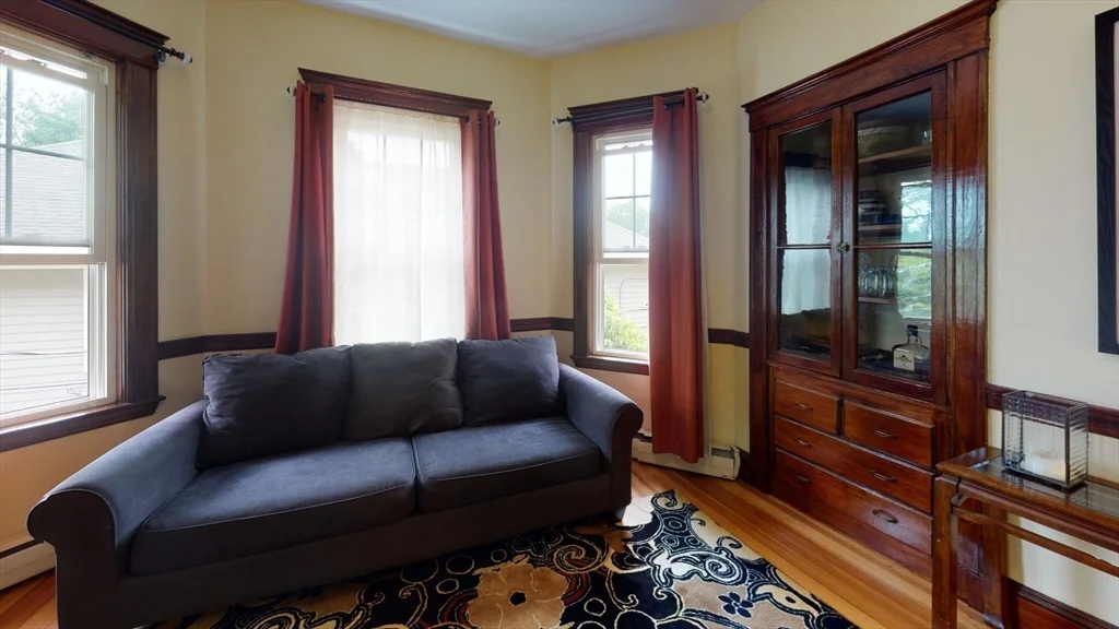 5 bed, 2 bath apartment for rent at 20 Oakland St Unit 20, Newton — photo 7 of 23