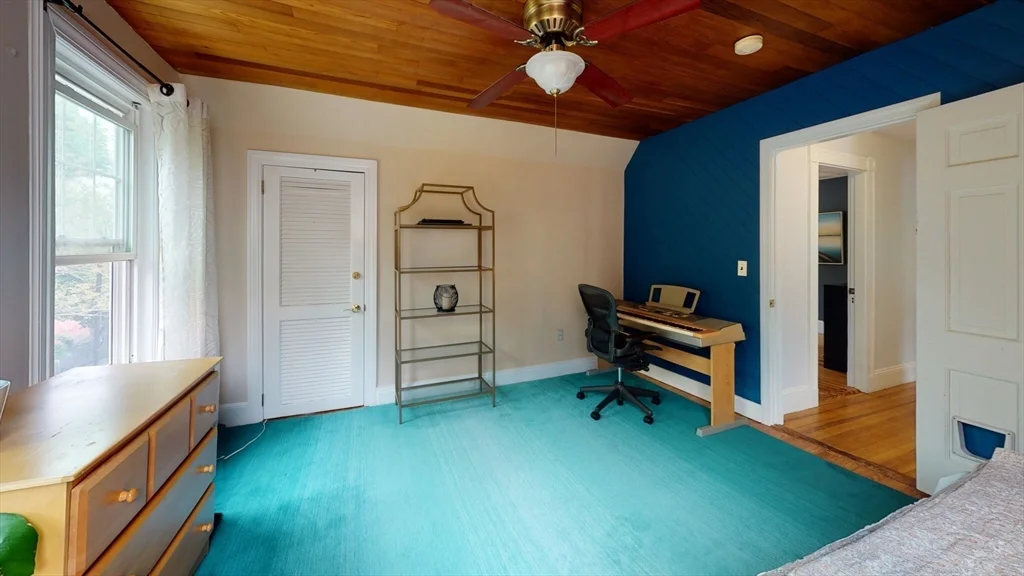 5 bed, 2 bath apartment for rent at 20 Oakland St Unit 20, Newton — photo 14 of 23