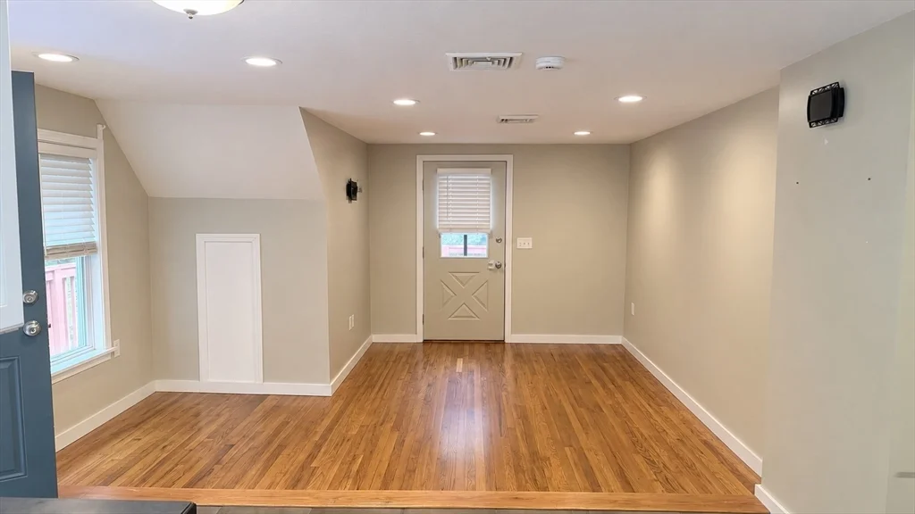2 bed, 1 bath apartment for rent at 20 Old Providence Unit 2, Sutton — photo 8 of 17