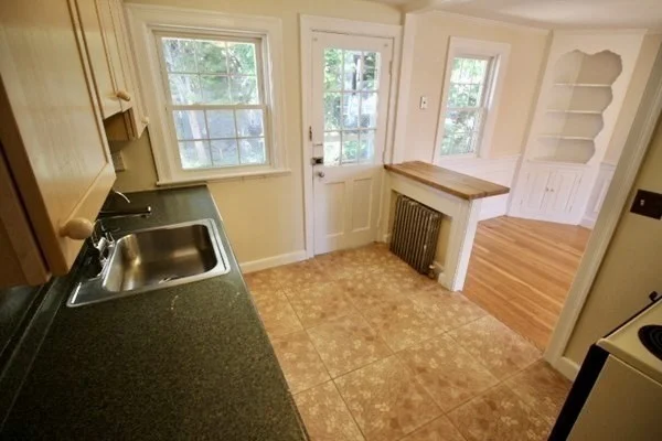 2 bed, 1 bath apartment for rent at 20 Orlando Ave, Arlington — photo 14 of 22