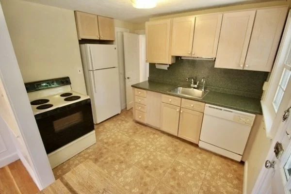 2 bed, 1 bath apartment for rent at 20 Orlando Ave, Arlington — photo 13 of 22