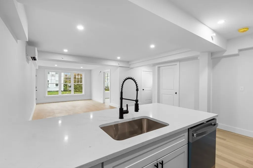 2 bed, 1 bath apartment for rent at 20 Orne St Unit A, North Attleboro — photo 6 of 15