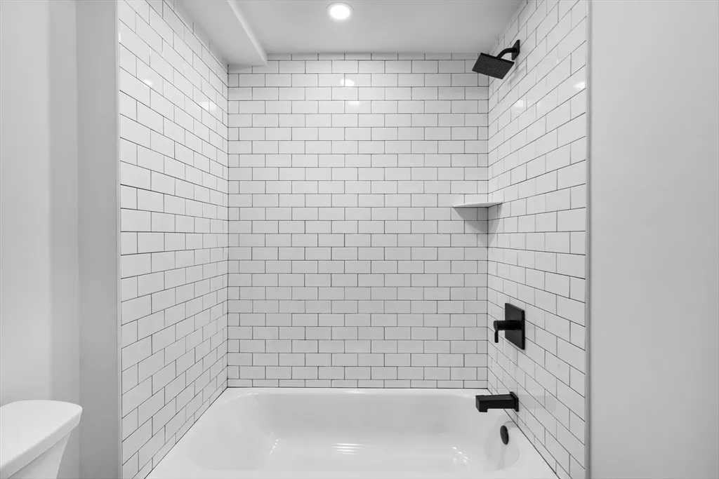 2 bed, 1 bath apartment for rent at 20 Orne St Unit A, North Attleboro — photo 14 of 15