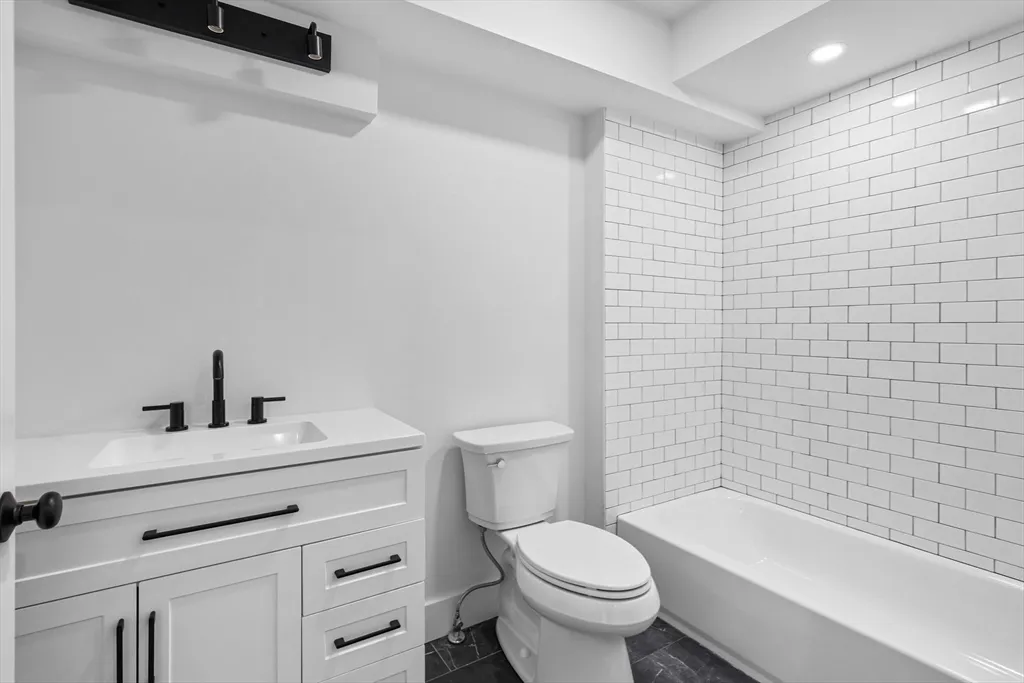 2 bed, 1 bath apartment for rent at 20 Orne St Unit A, North Attleboro — photo 13 of 15