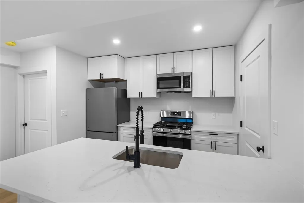 2 bed, 1 bath apartment for rent at 20 Orne St Unit A, North Attleboro — photo 8 of 15