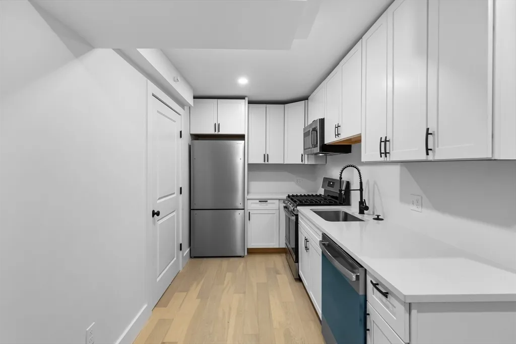 2 bed, 1 bath apartment for rent at 20 Orne St Unit B, North Attleboro — photo 8 of 16