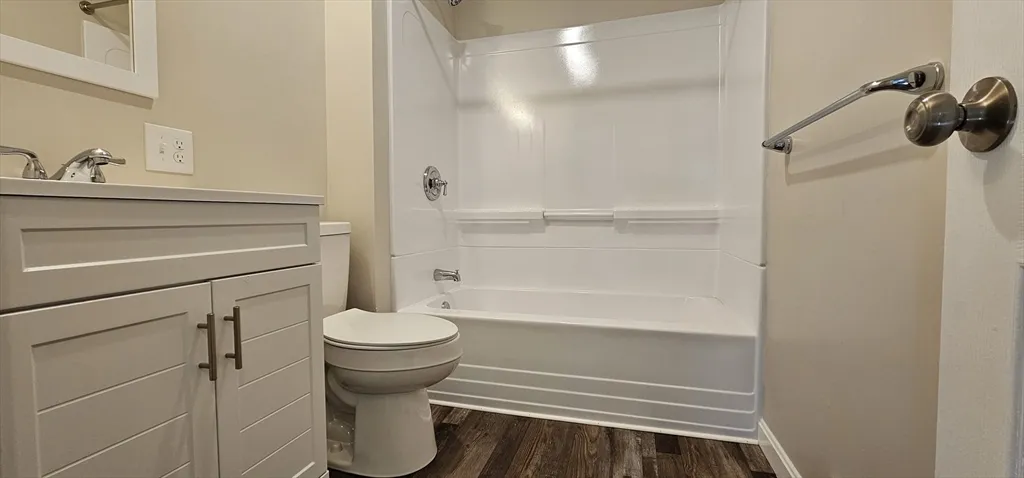 3 bed, 1 bath apartment for rent at 20 Park Ave Unit 1, Webster — photo 14 of 20