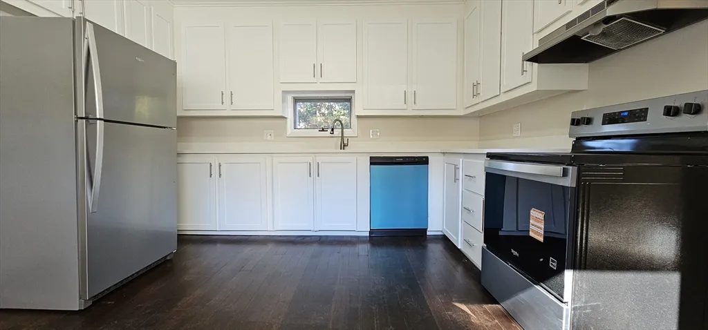 3 bed, 1 bath apartment for rent at 20 Park Ave Unit 1, Webster — photo 1 of 20