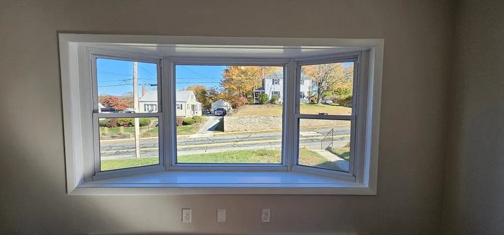 3 bed, 1 bath apartment for rent at 20 Park Ave Unit 1, Webster — photo 6 of 20