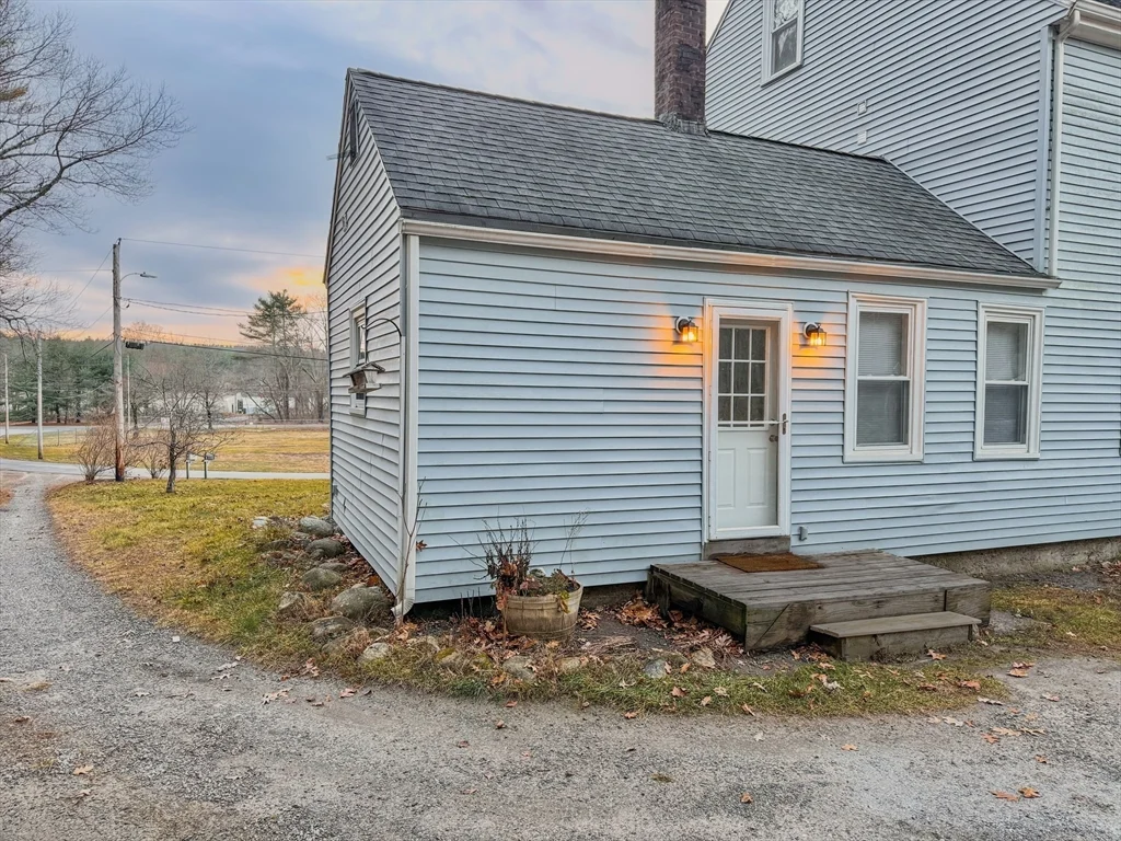 2 bed, 1 bath apartment for rent at 20 Park Dr Unit A, Groton — photo 2 of 13