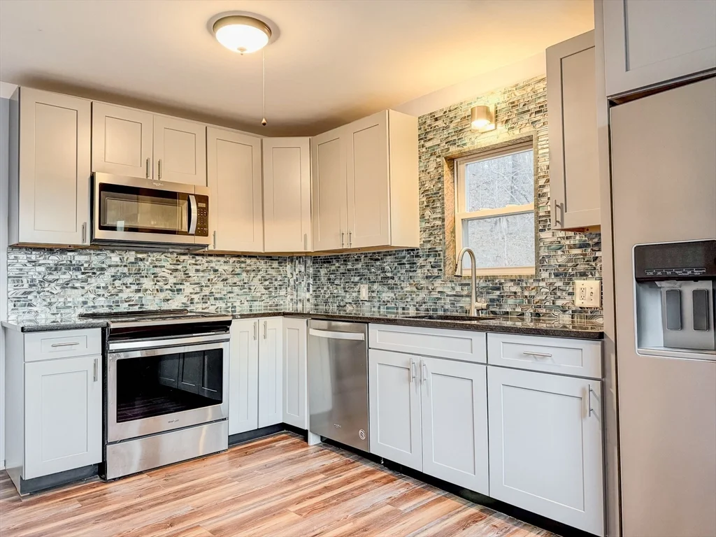 2 bed, 1 bath apartment for rent at 20 Park Dr Unit A, Groton — photo 4 of 13