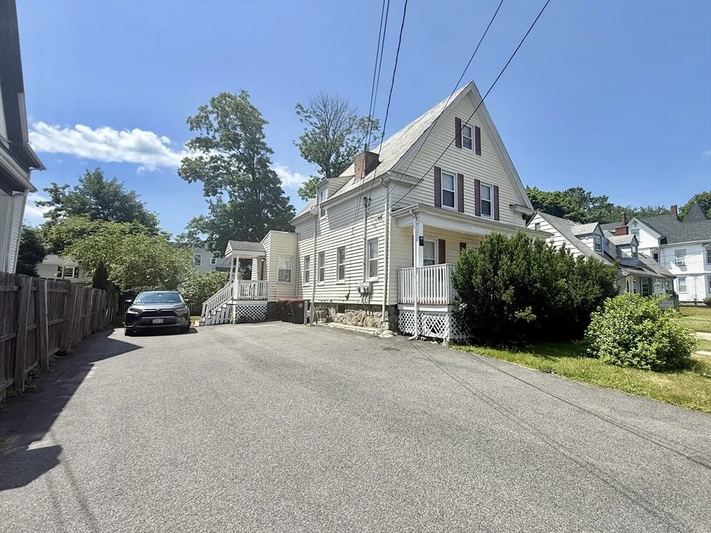 3 bed, 1 bath apartment for rent at 20 Park Rd Unit 2, Brockton — photo 2 of 26