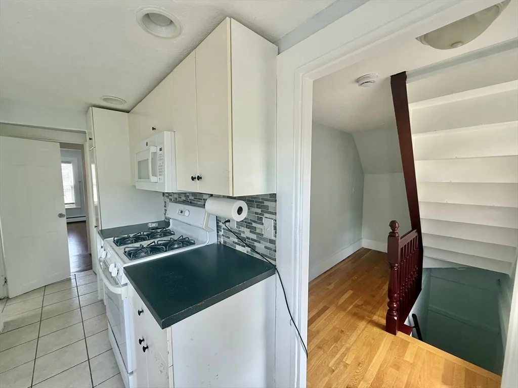 3 bed, 1 bath apartment for rent at 20 Park Rd Unit 2, Brockton — photo 16 of 26