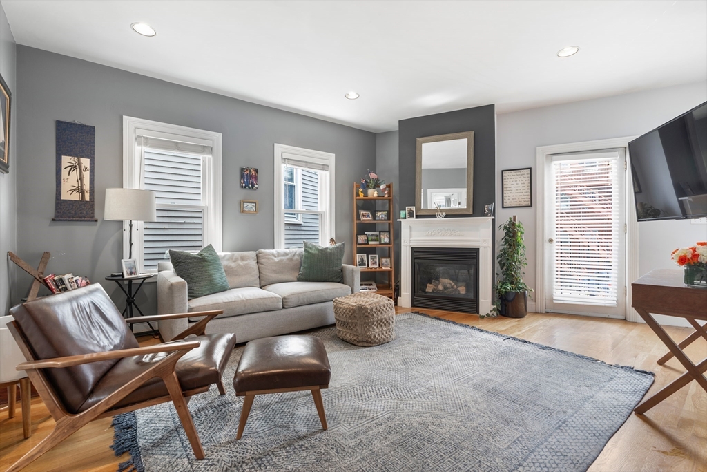 2 bed, 1 bath apartment for rent at 20 Park St Unit 2, Charlestown — photo 1 of 8