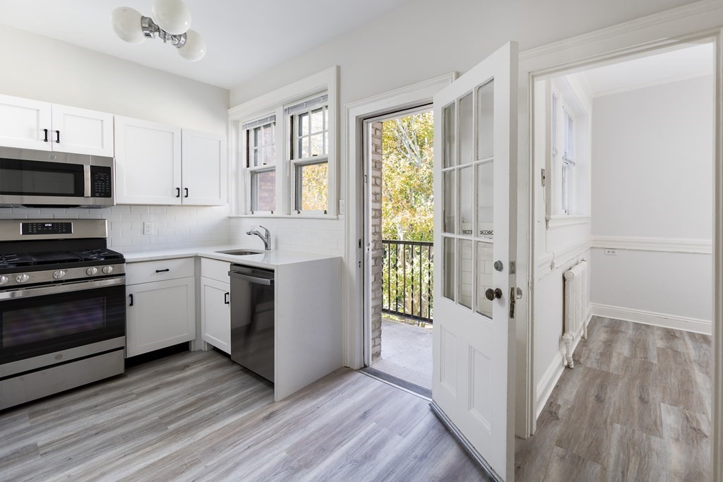 4 bed, 3 bath apartment for rent at 20 Park St Unit 3, Coolidge Corner — photo 3 of 19