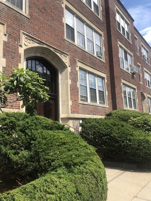 4 bed, 3 bath apartment for rent at 20 Park St Unit 3, Coolidge Corner — photo 12 of 19