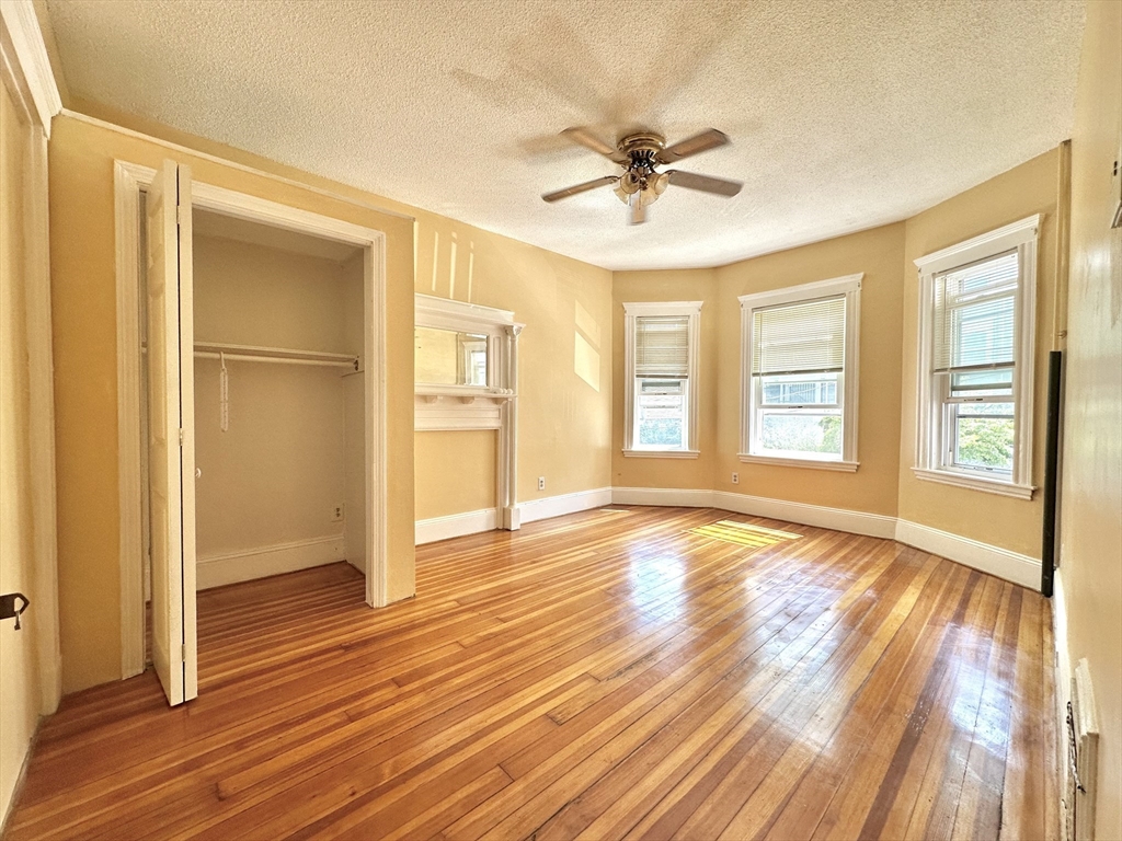 3 bed, 1 bath apartment for rent at 20 Peverell Unit 2, Dorchester — photo 2 of 17