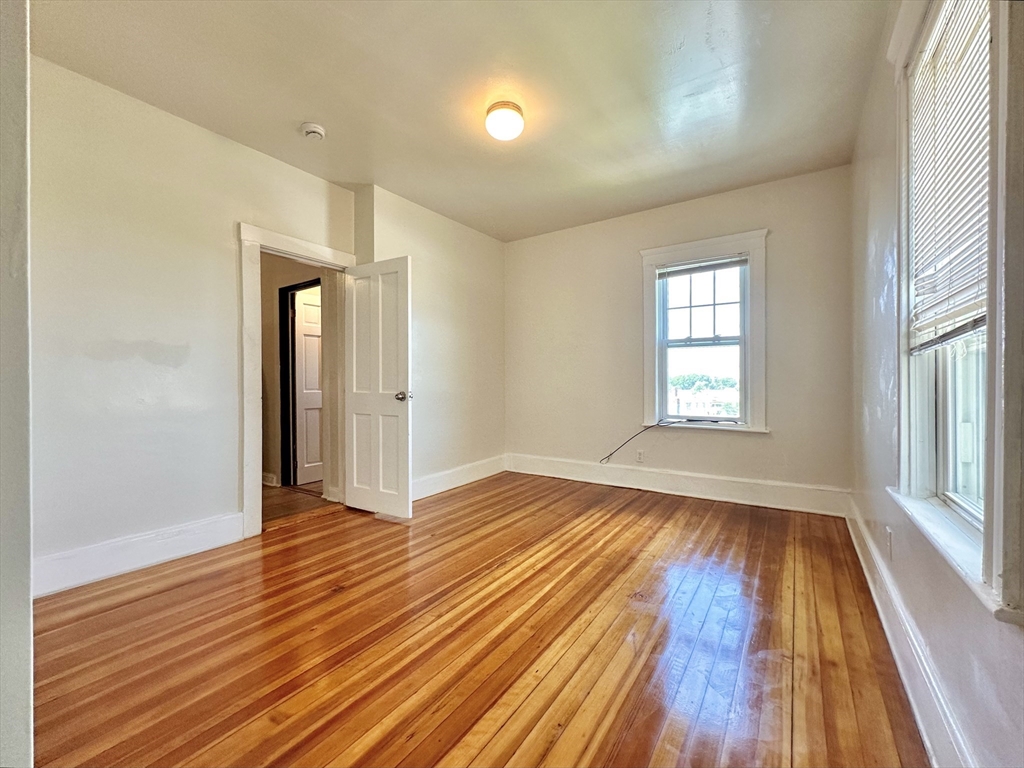 3 bed, 1 bath apartment for rent at 20 Peverell Unit 2, Dorchester — photo 8 of 17